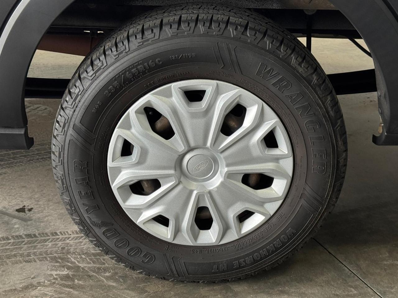 Ford Transit Passenger Wagon T-350 148" Low Roof XLT Swing-Out RH Dr 2019