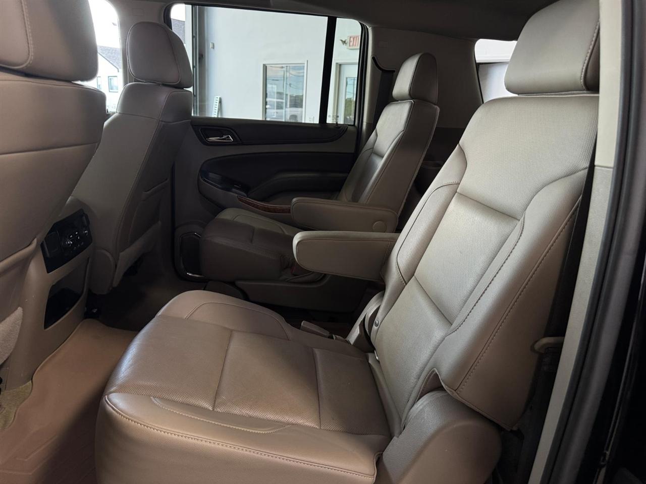 Chevrolet Suburban 4WD 4dr 1500 Premier 2018