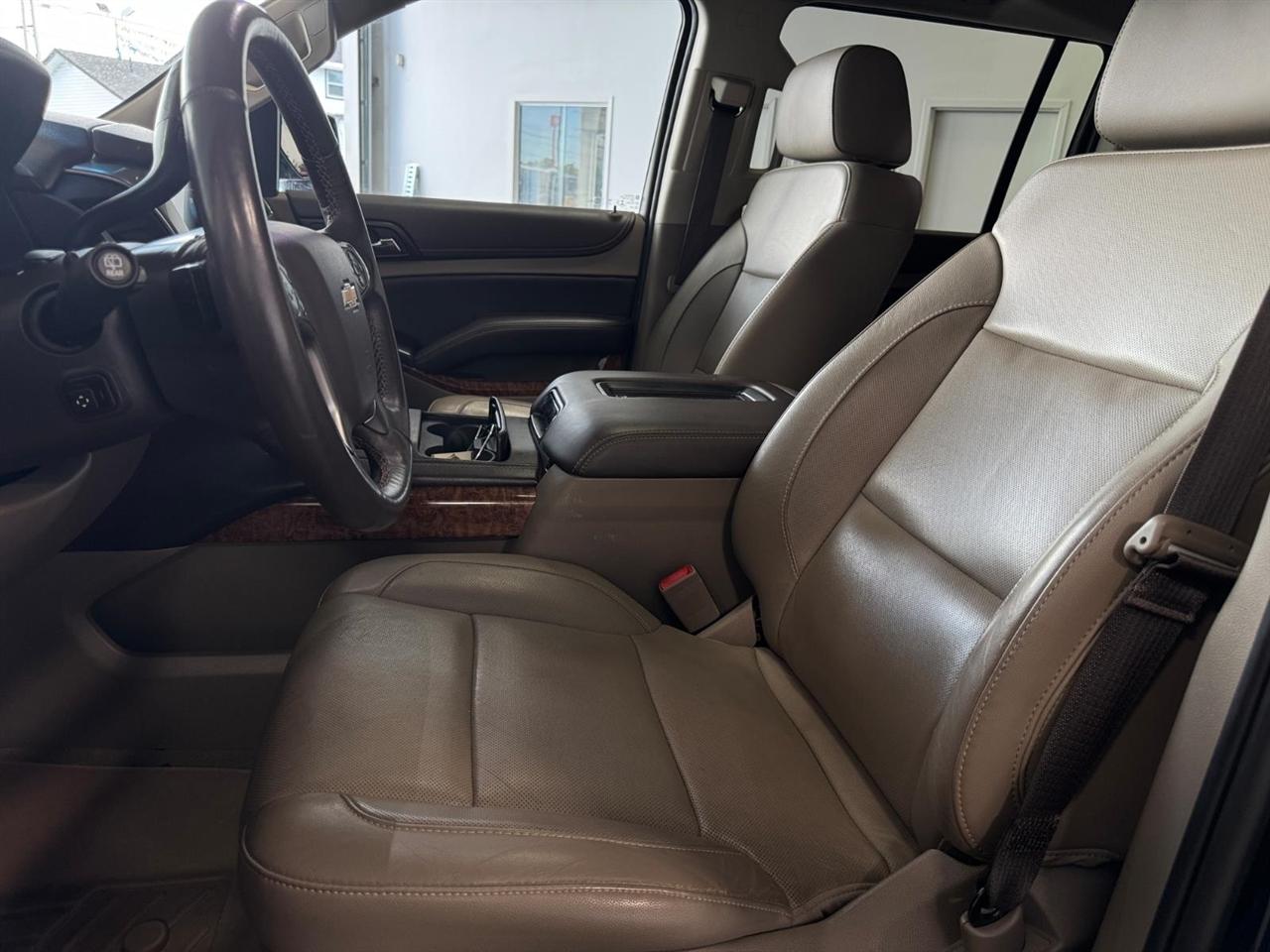 Chevrolet Suburban 4WD 4dr 1500 Premier 2018