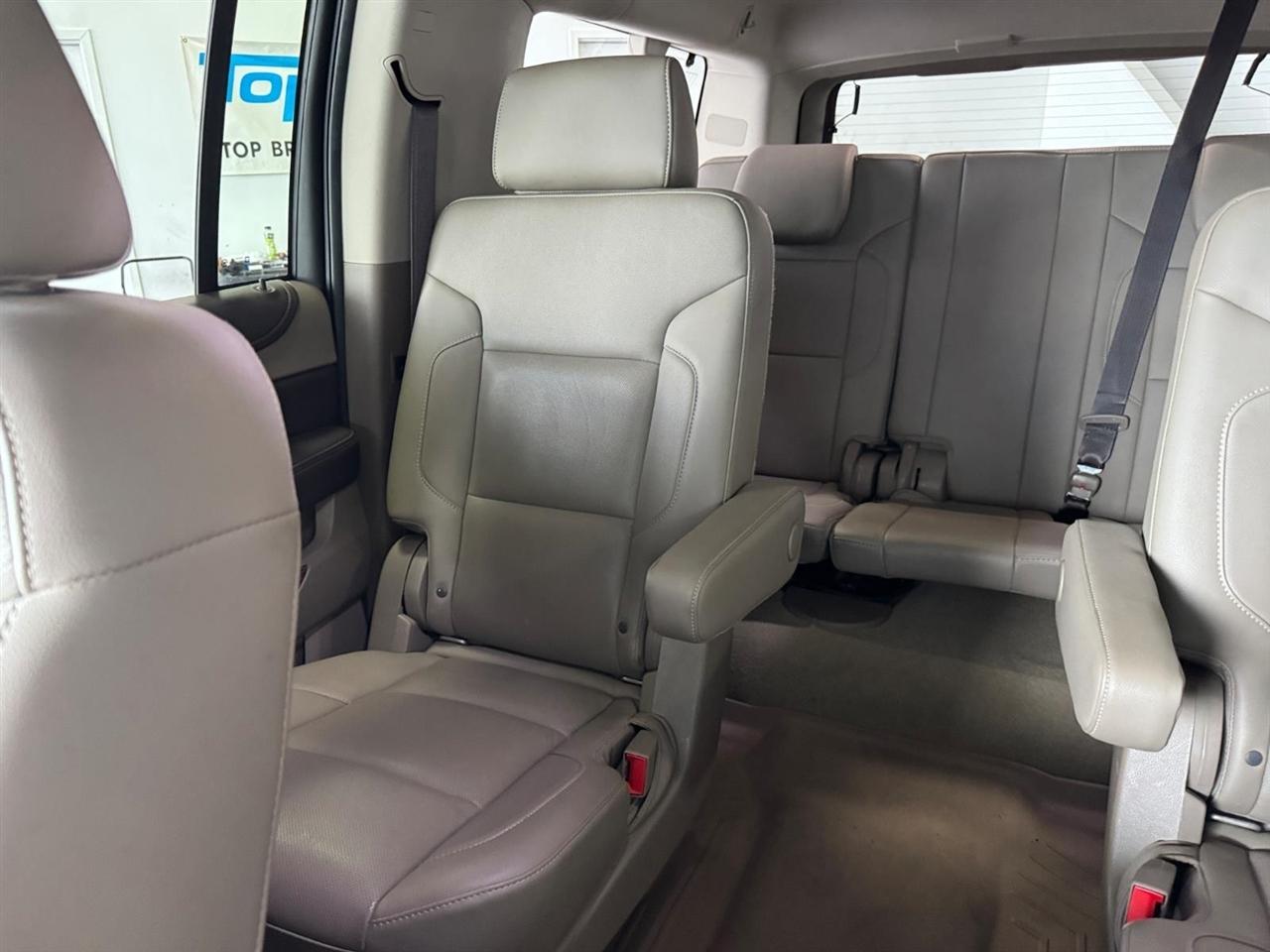 Chevrolet Suburban 4WD 4dr 1500 Premier 2018