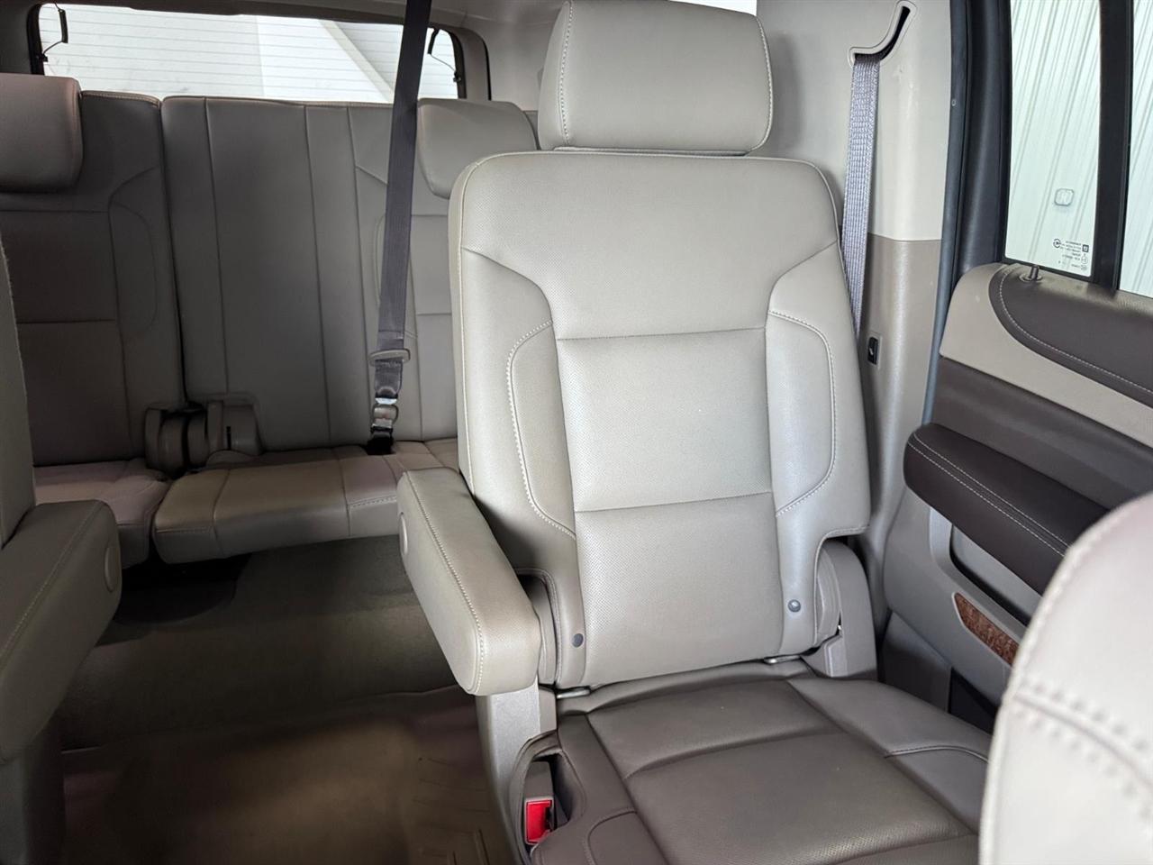 Chevrolet Suburban 4WD 4dr 1500 Premier 2018