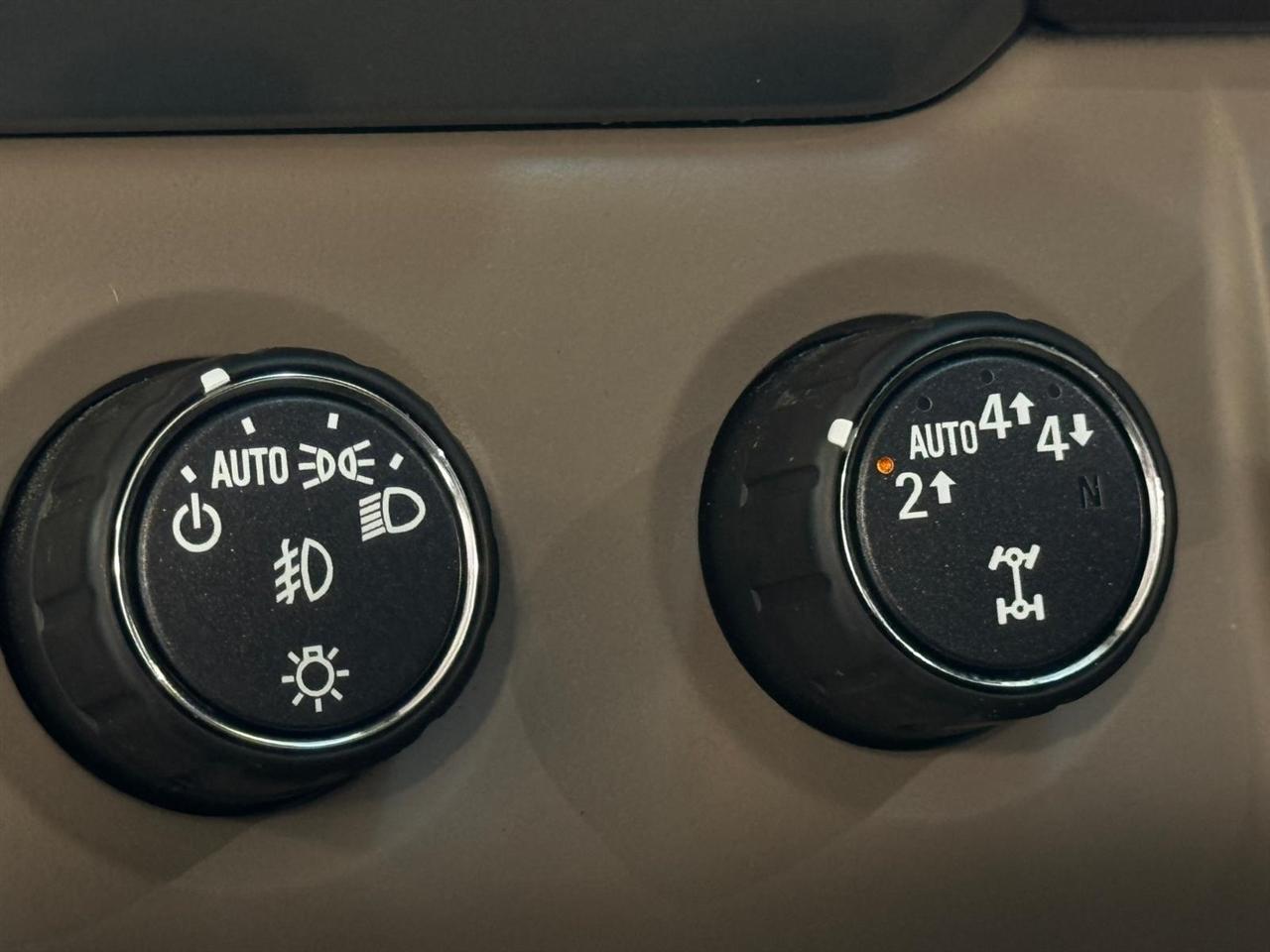 Chevrolet Suburban 4WD 4dr 1500 Premier 2018