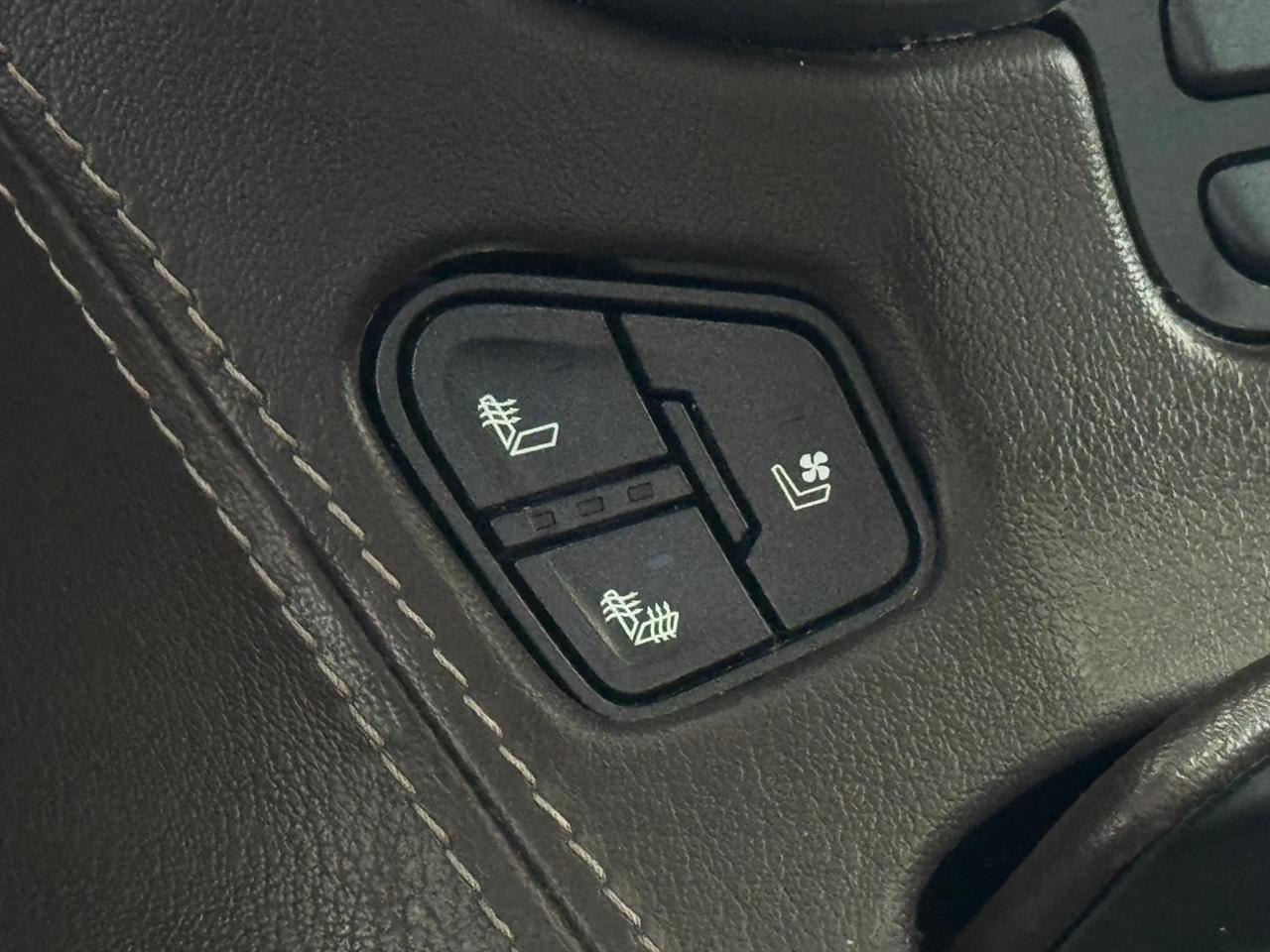 Chevrolet Suburban 4WD 4dr 1500 Premier 2018