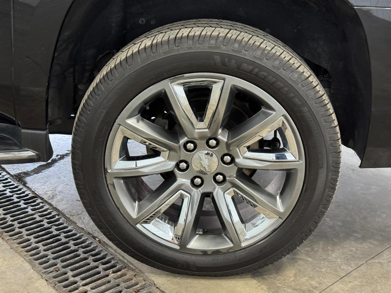 Chevrolet Suburban 4WD 4dr 1500 Premier 2018