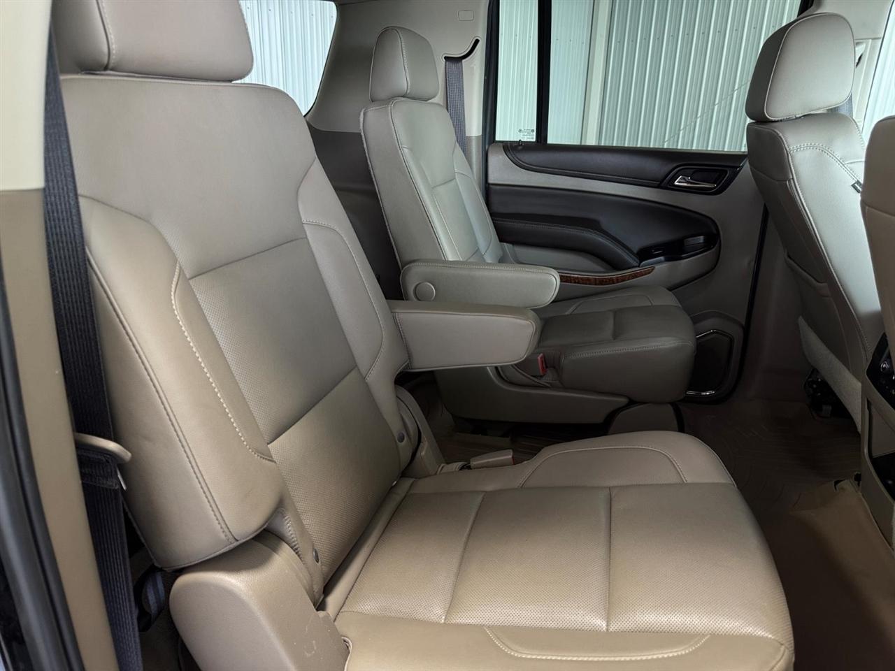 Chevrolet Suburban 4WD 4dr 1500 Premier 2018