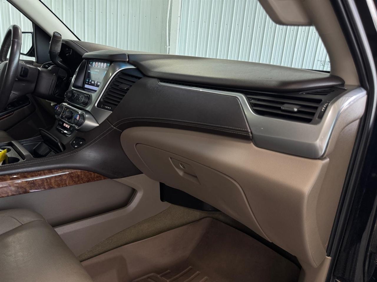 Chevrolet Suburban 4WD 4dr 1500 Premier 2018
