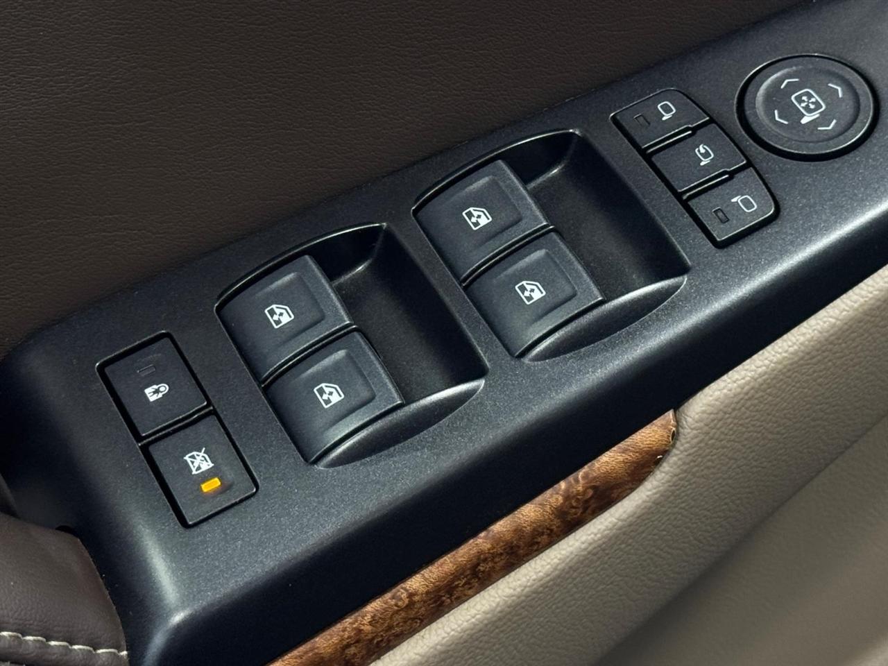 Chevrolet Suburban 4WD 4dr 1500 Premier 2018