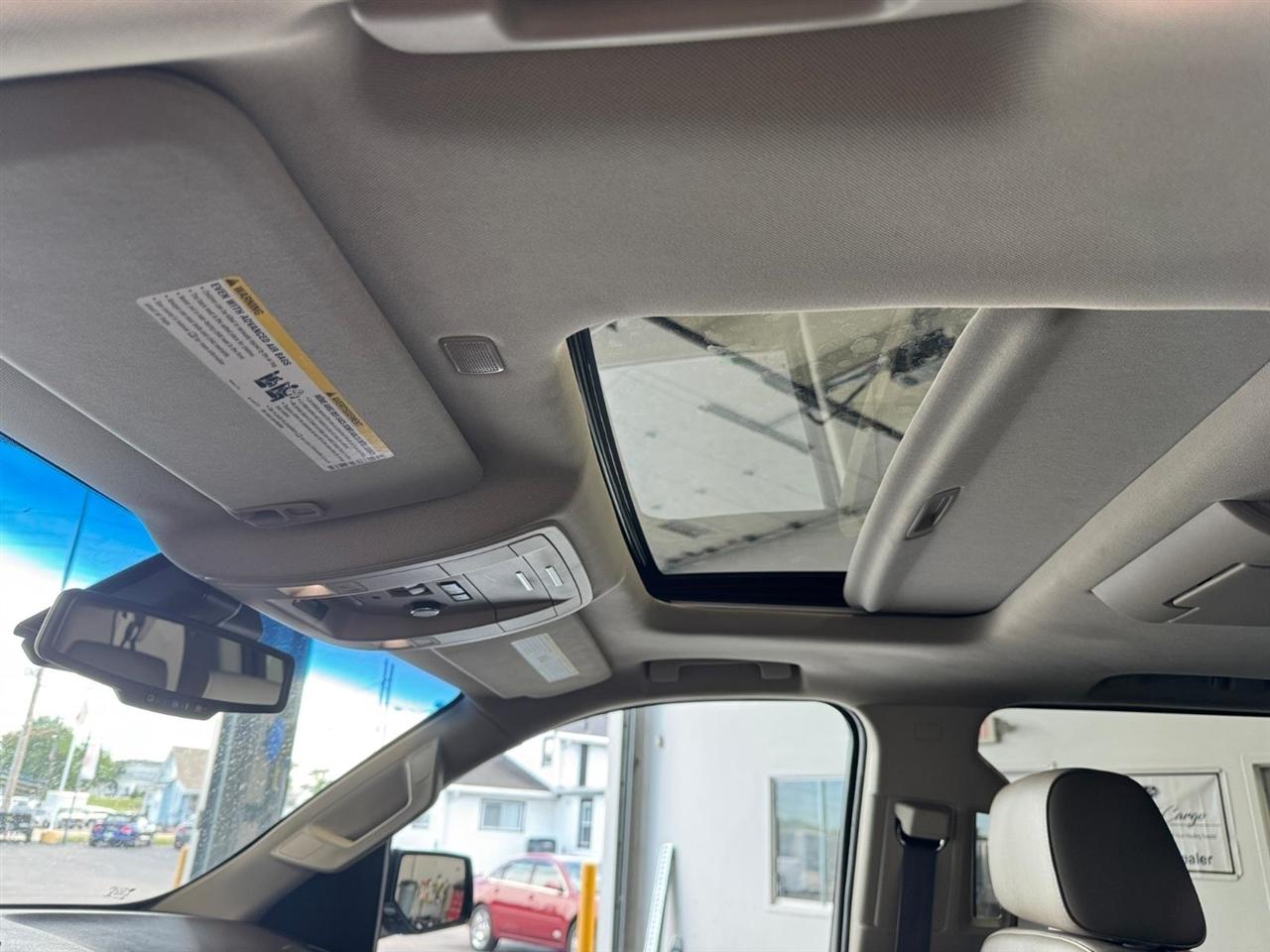 Chevrolet Suburban 4WD 4dr 1500 Premier 2018