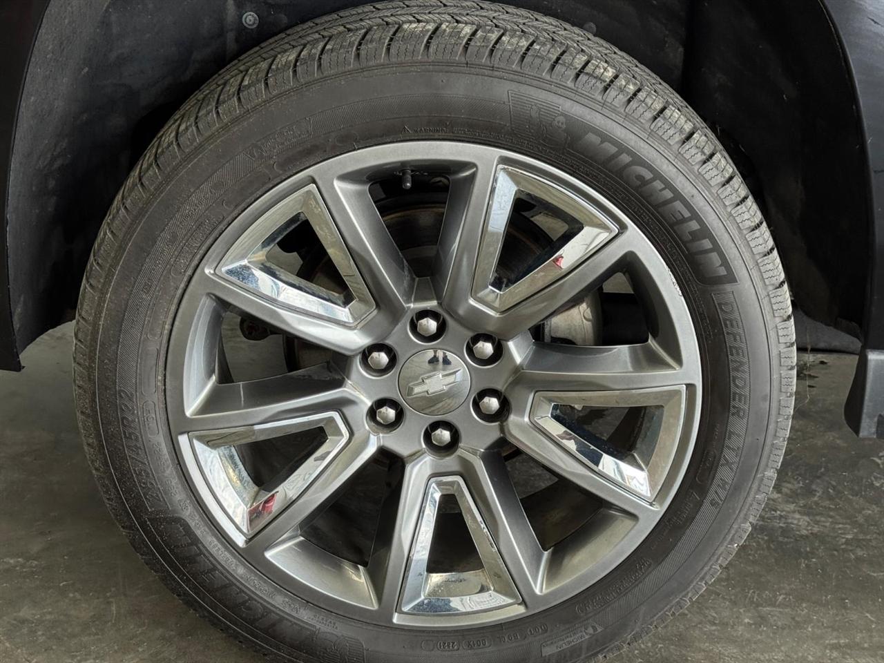Chevrolet Suburban 4WD 4dr 1500 Premier 2018
