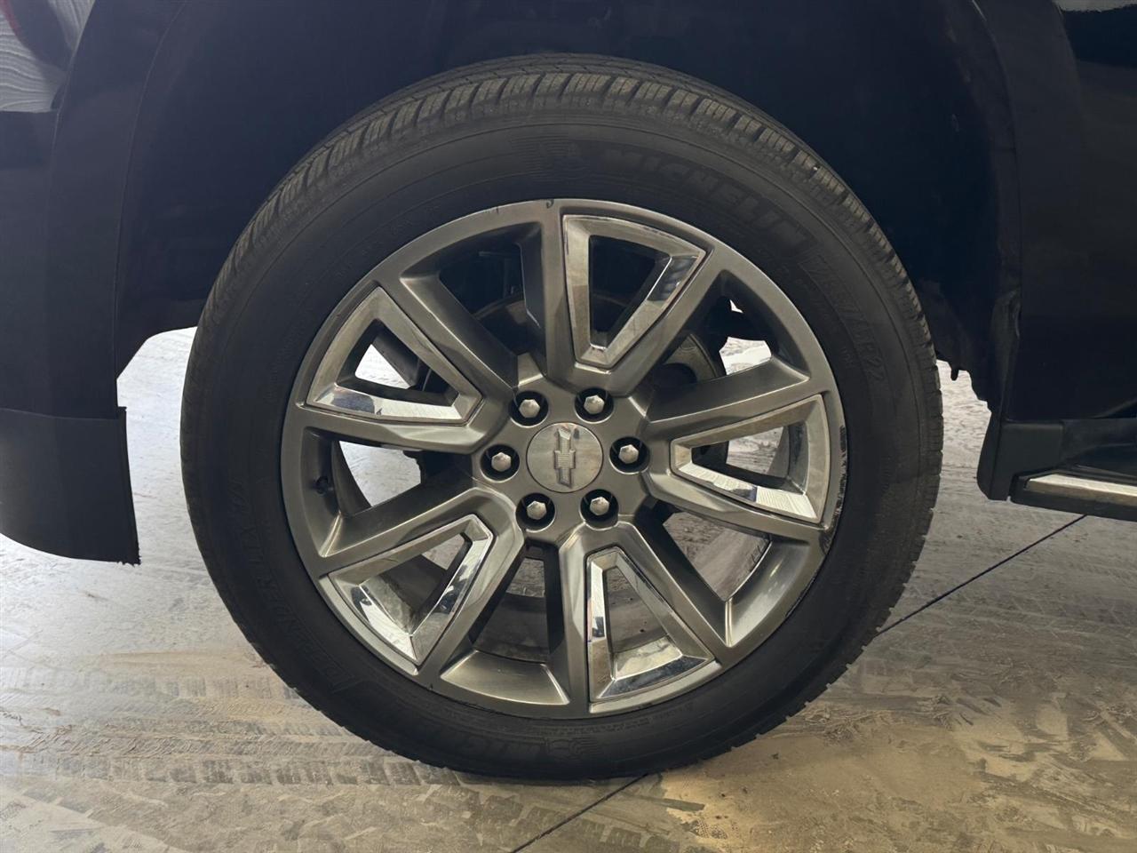 Chevrolet Suburban 4WD 4dr 1500 Premier 2018
