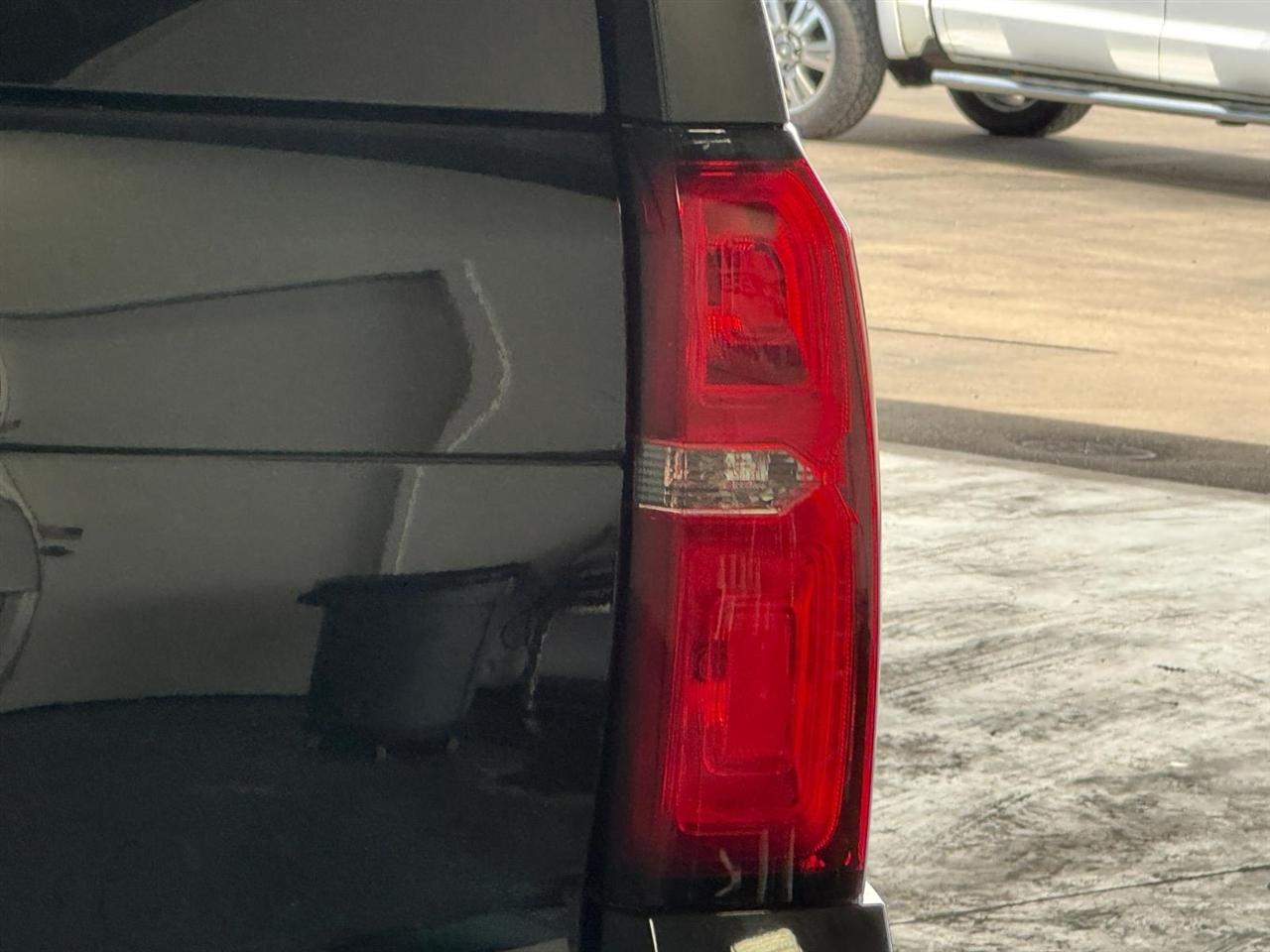 Chevrolet Suburban 4WD 4dr 1500 Premier 2018