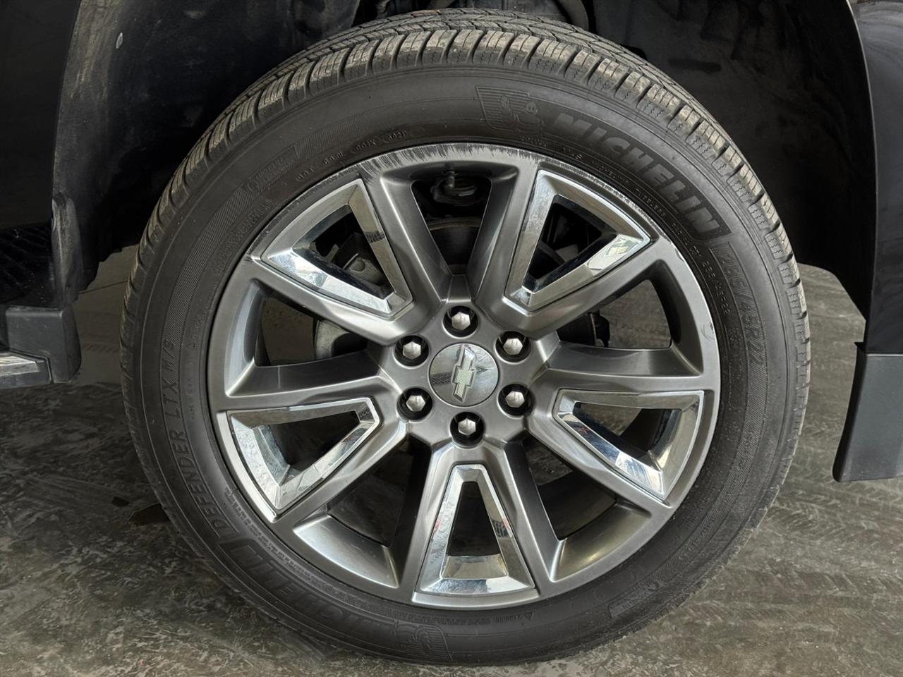 Chevrolet Suburban 4WD 4dr 1500 Premier 2018