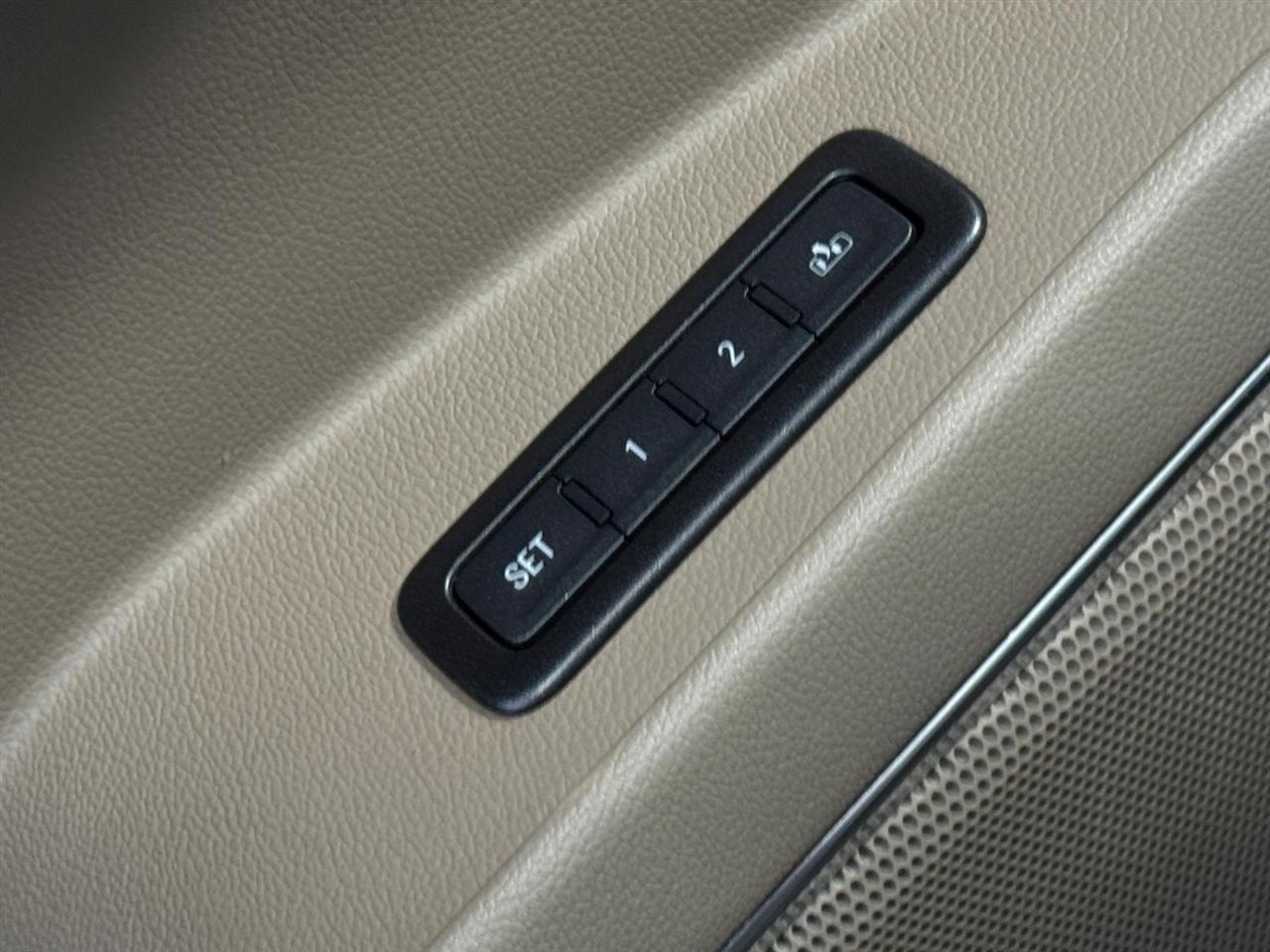 Chevrolet Suburban 4WD 4dr 1500 Premier 2018