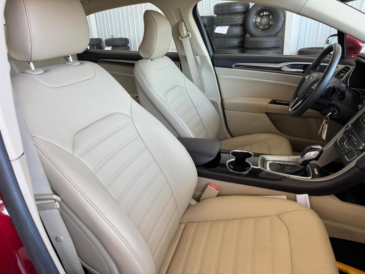 Ford Fusion 4dr Sdn SE AWD 2016
