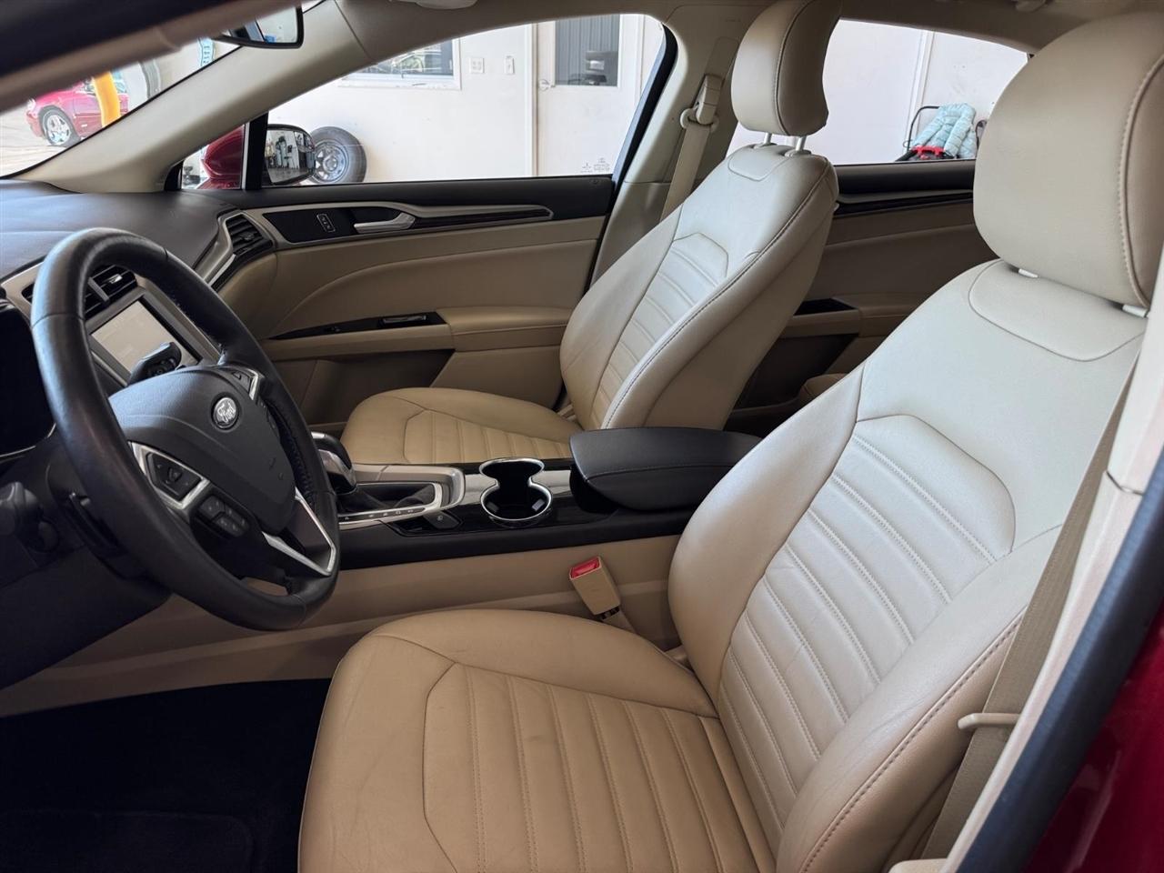 Ford Fusion 4dr Sdn SE AWD 2016