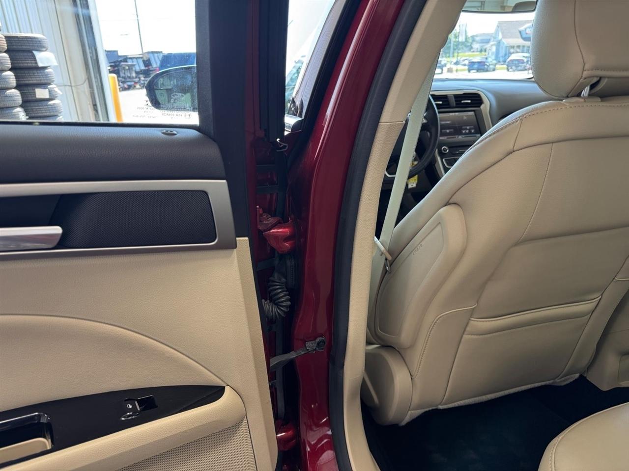 Ford Fusion 4dr Sdn SE AWD 2016