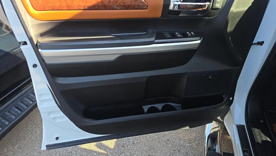 Toyota Tundra 4WD 1794 Edition CrewMax 5.5' Bed 5.7L FFV (Natl) 2017
