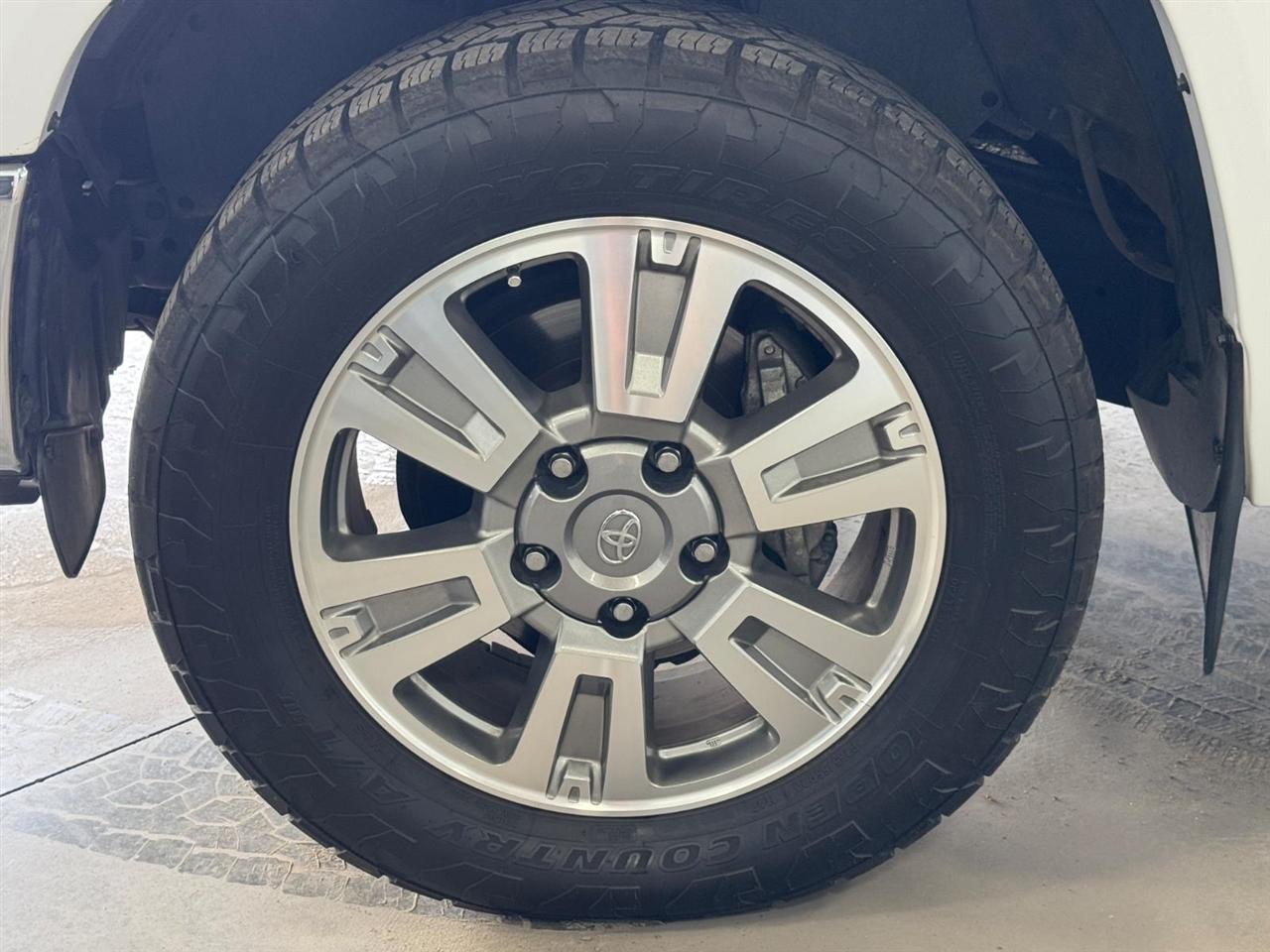 Toyota Tundra 4WD 1794 Edition CrewMax 5.5' Bed 5.7L FFV (Natl) 2017