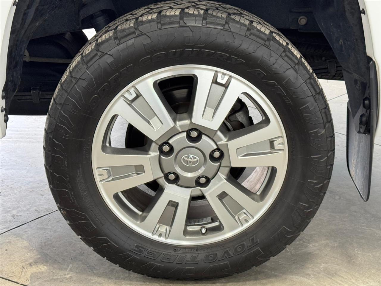 Toyota Tundra 4WD 1794 Edition CrewMax 5.5' Bed 5.7L FFV (Natl) 2017
