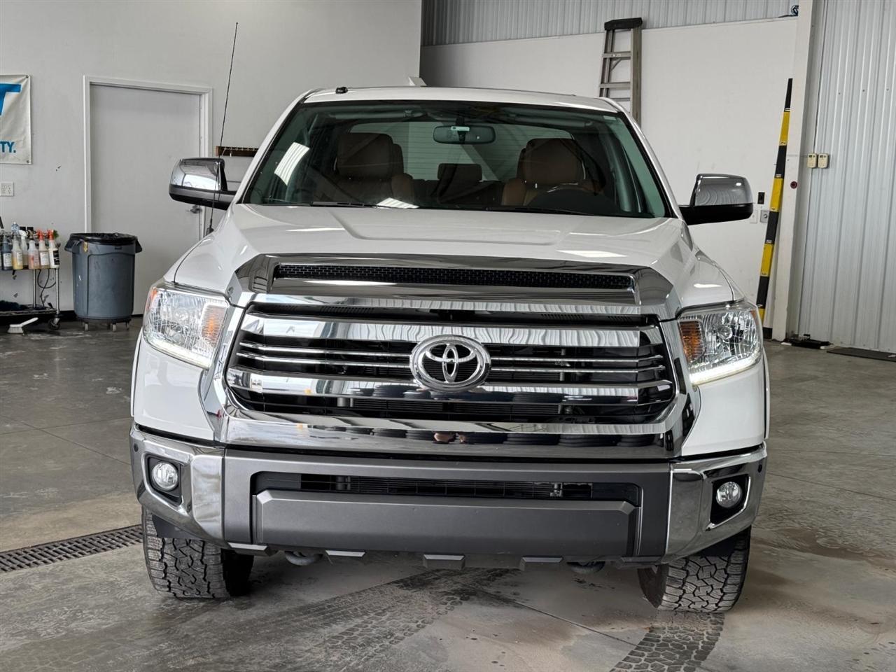 Toyota Tundra 4WD 1794 Edition CrewMax 5.5' Bed 5.7L FFV (Natl) 2017