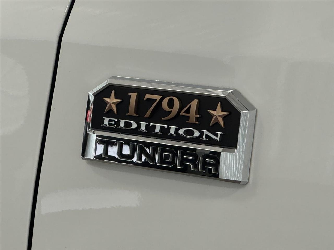 Toyota Tundra 4WD 1794 Edition CrewMax 5.5' Bed 5.7L FFV (Natl) 2017
