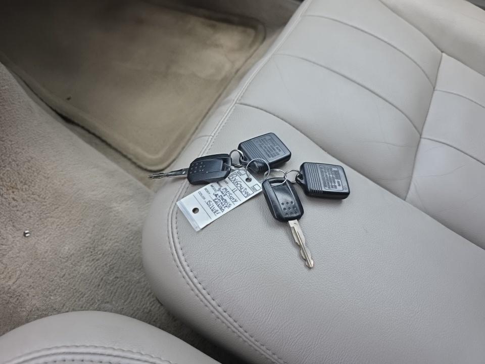 Mercury Grand Marquis 4dr Sdn LS 2011