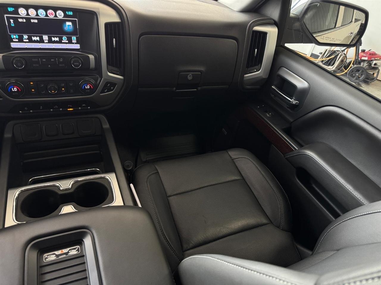 GMC Sierra 1500 4WD Crew Cab 143.5" SLT 2018