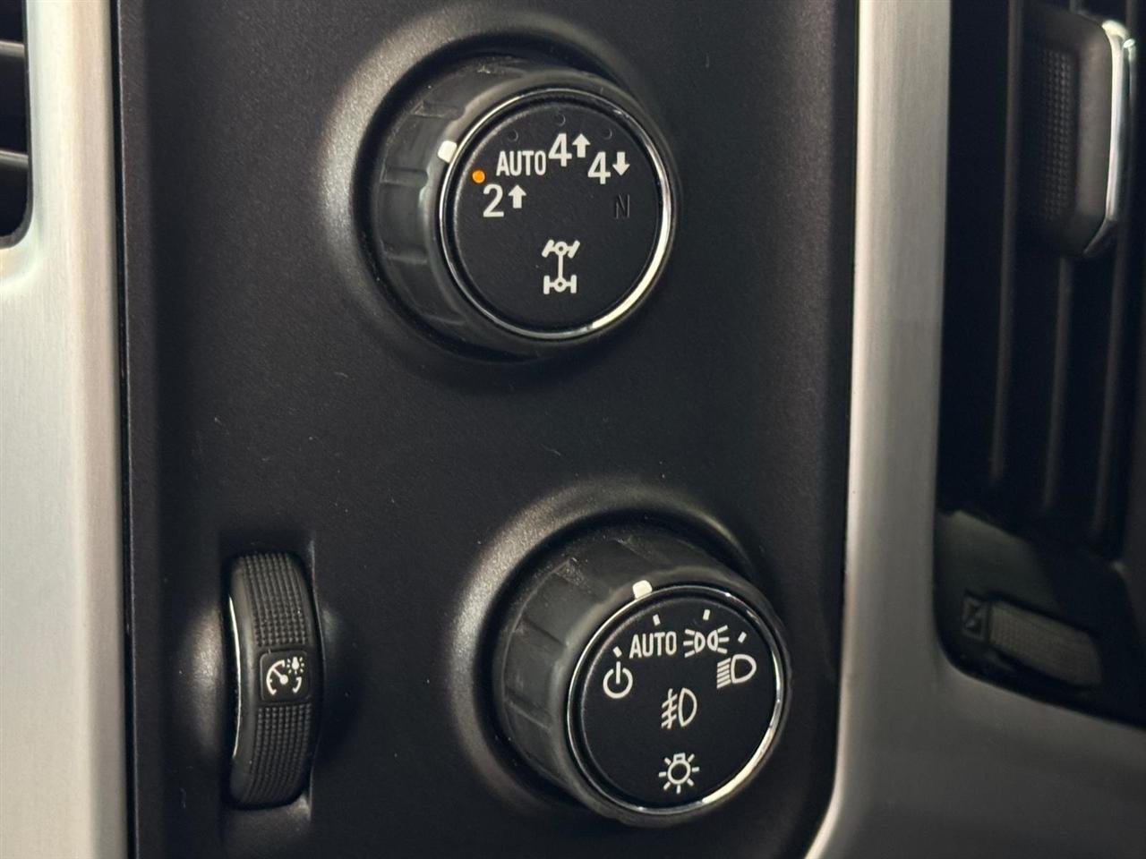 GMC Sierra 1500 4WD Crew Cab 143.5" SLT 2018