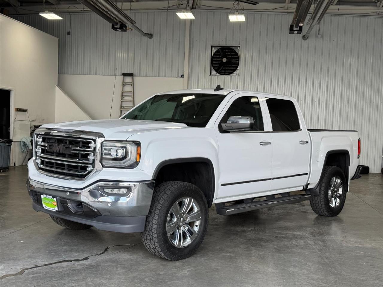 GMC Sierra 1500 4WD Crew Cab 143.5" SLT 2018