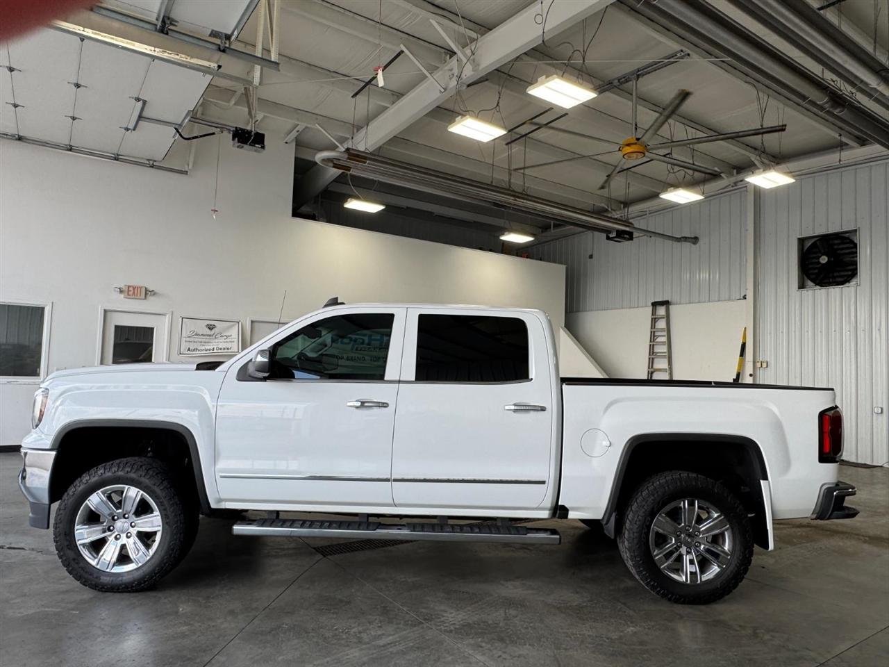 GMC Sierra 1500 4WD Crew Cab 143.5" SLT 2018