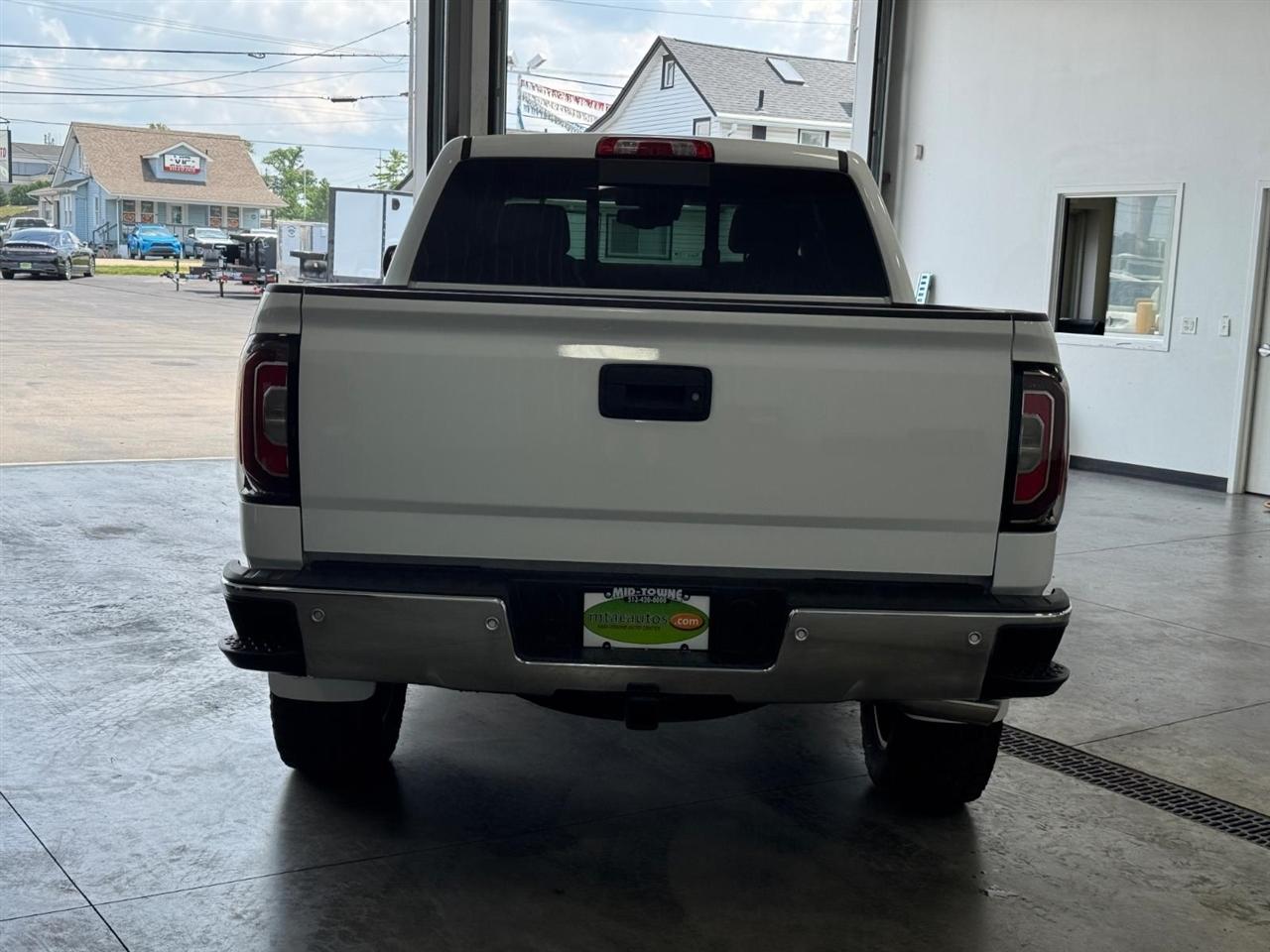 GMC Sierra 1500 4WD Crew Cab 143.5" SLT 2018