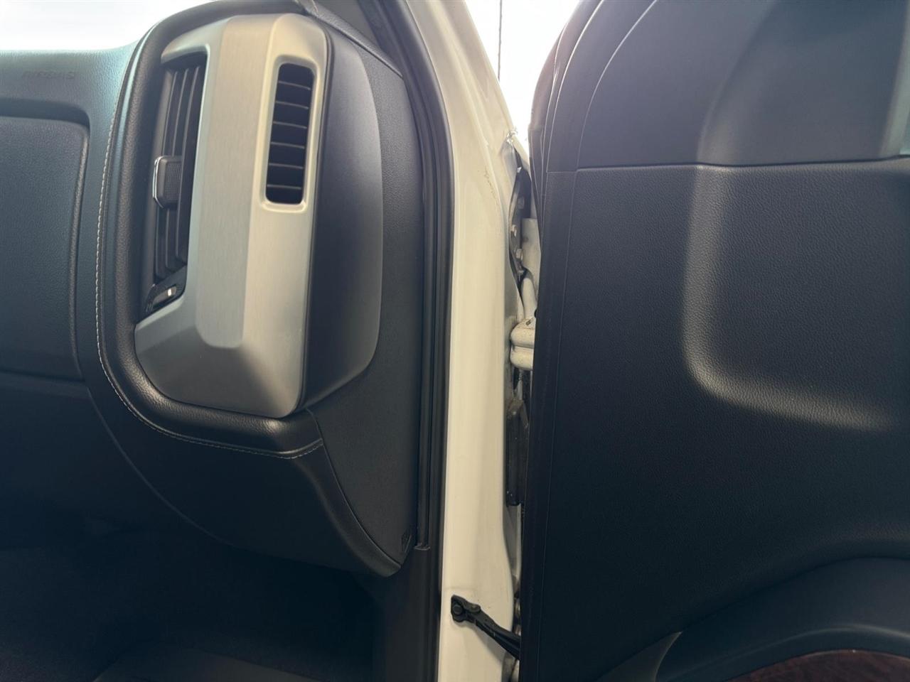 GMC Sierra 1500 4WD Crew Cab 143.5" SLT 2018