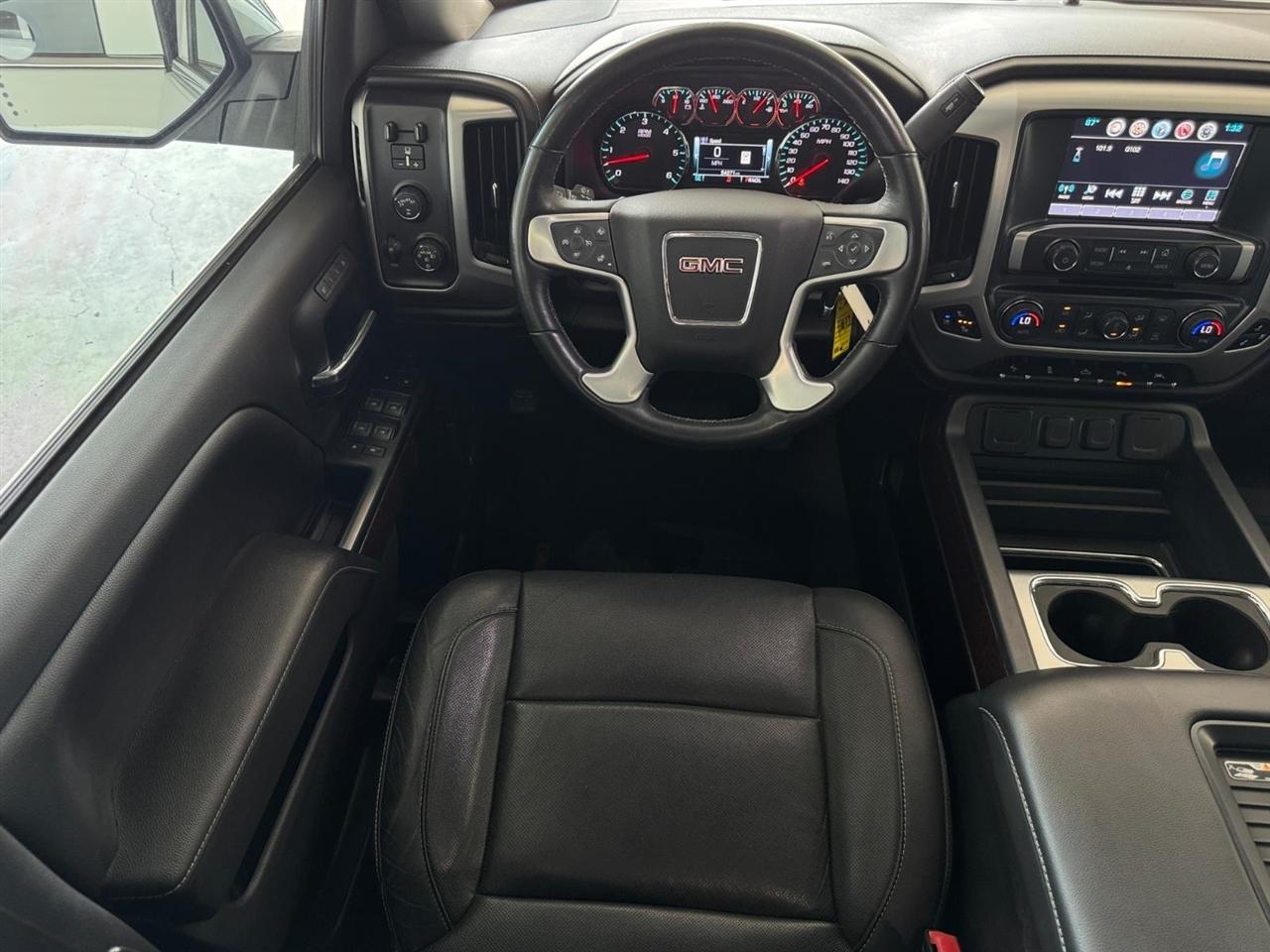 GMC Sierra 1500 4WD Crew Cab 143.5" SLT 2018