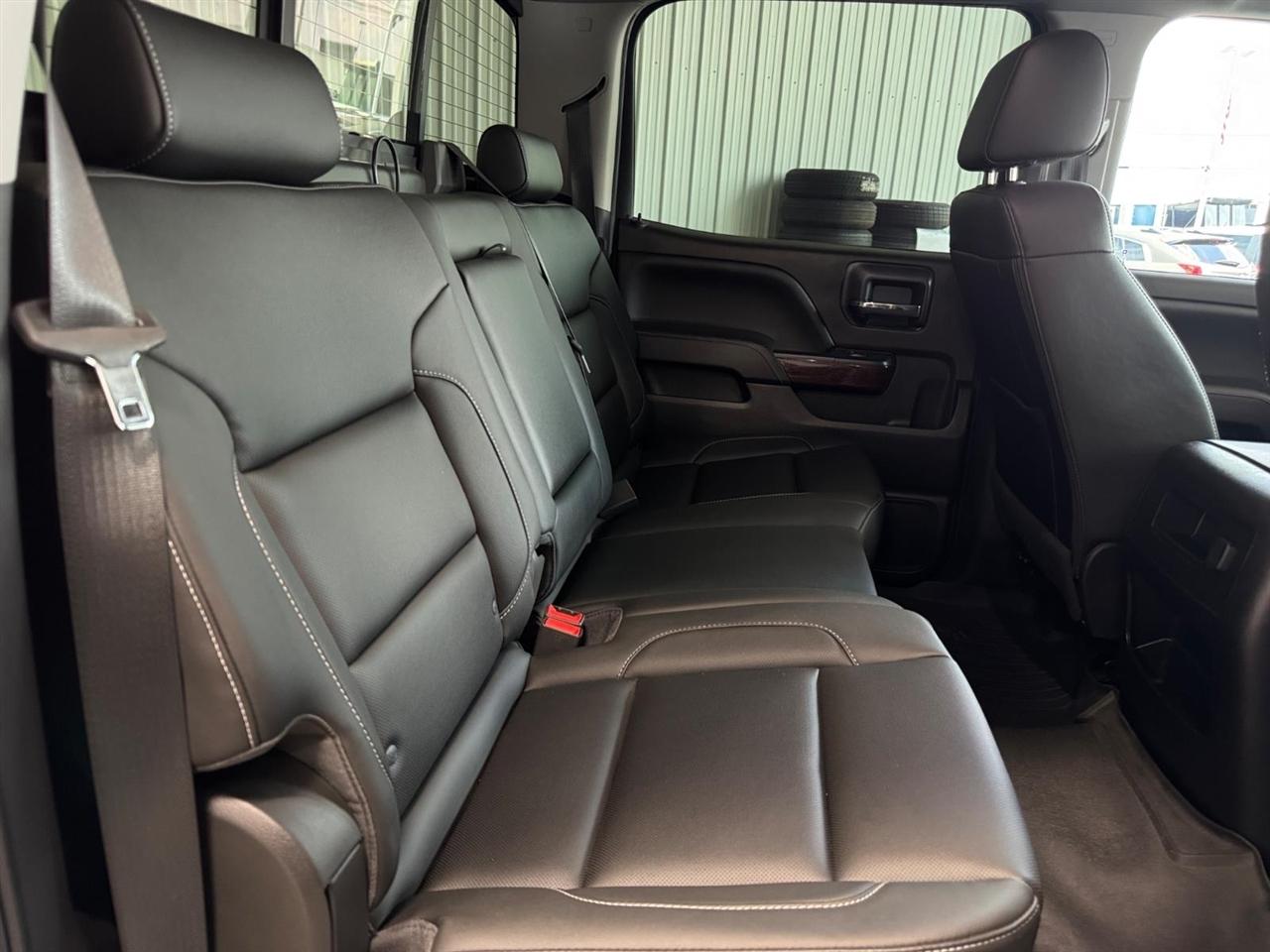 GMC Sierra 1500 4WD Crew Cab 143.5" SLT 2018