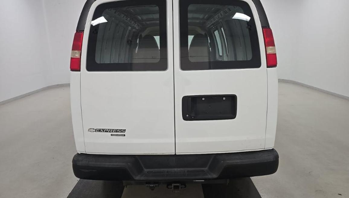 Chevrolet Express Cargo Van RWD 2500 135" 2015