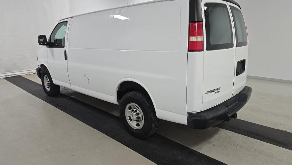 Chevrolet Express Cargo Van RWD 2500 135" 2015