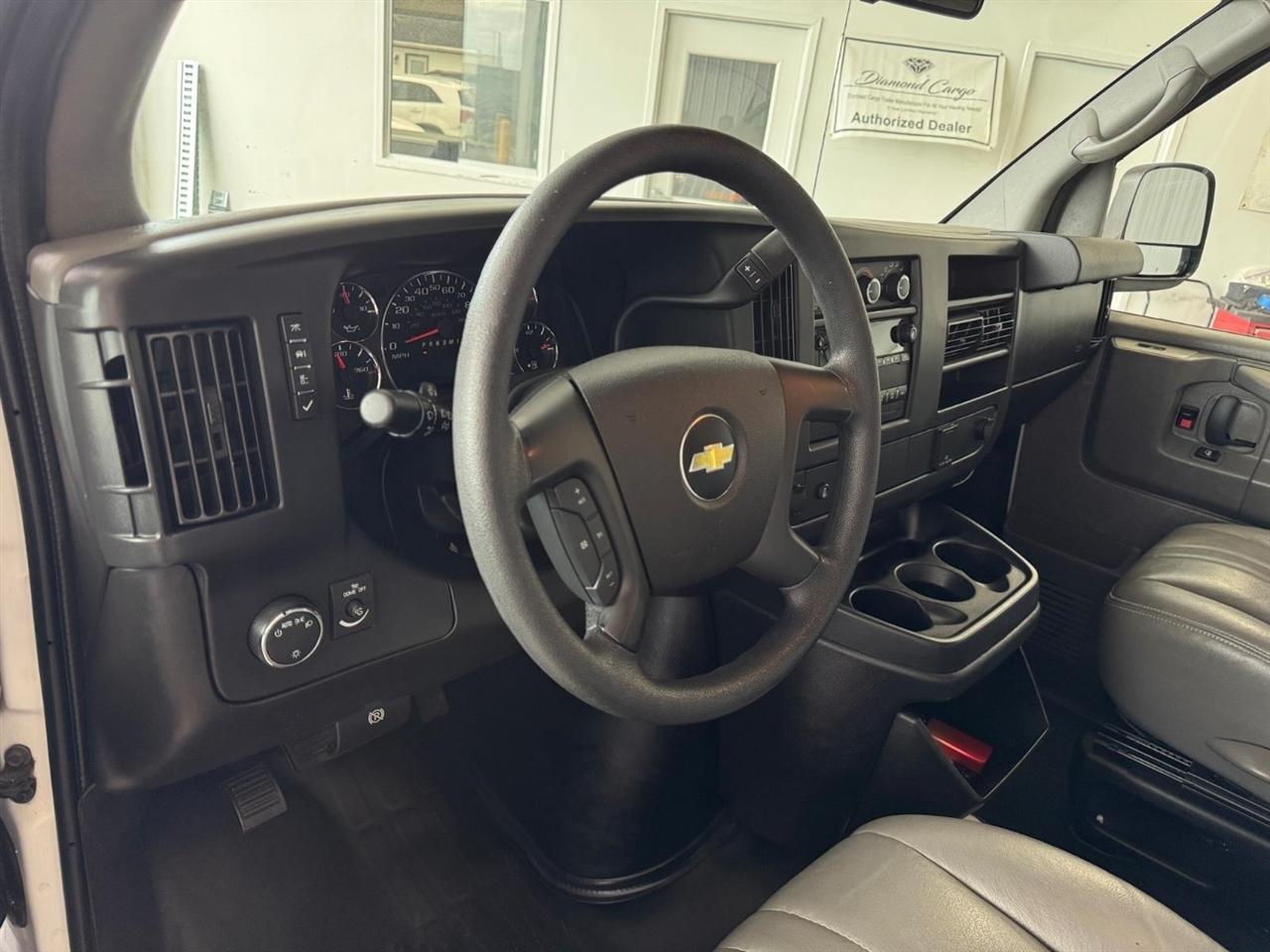 Chevrolet Express Cargo Van RWD 2500 135" 2015