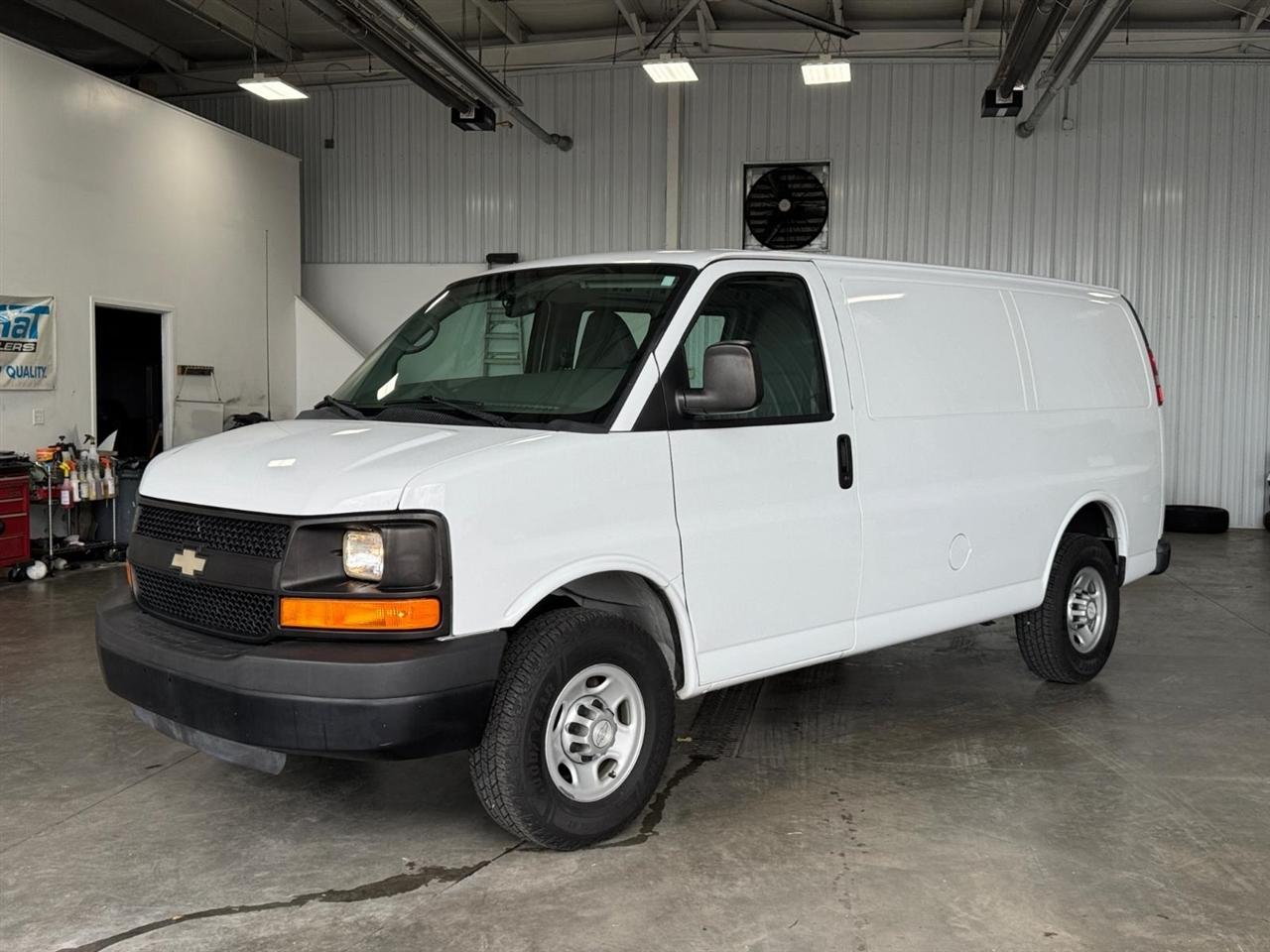 Chevrolet Express Cargo Van RWD 2500 135" 2015