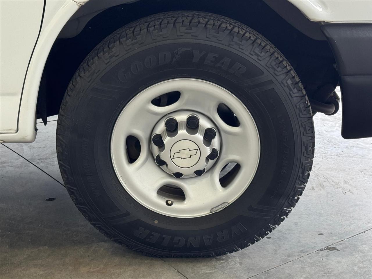 Chevrolet Express Cargo Van RWD 2500 135" 2015
