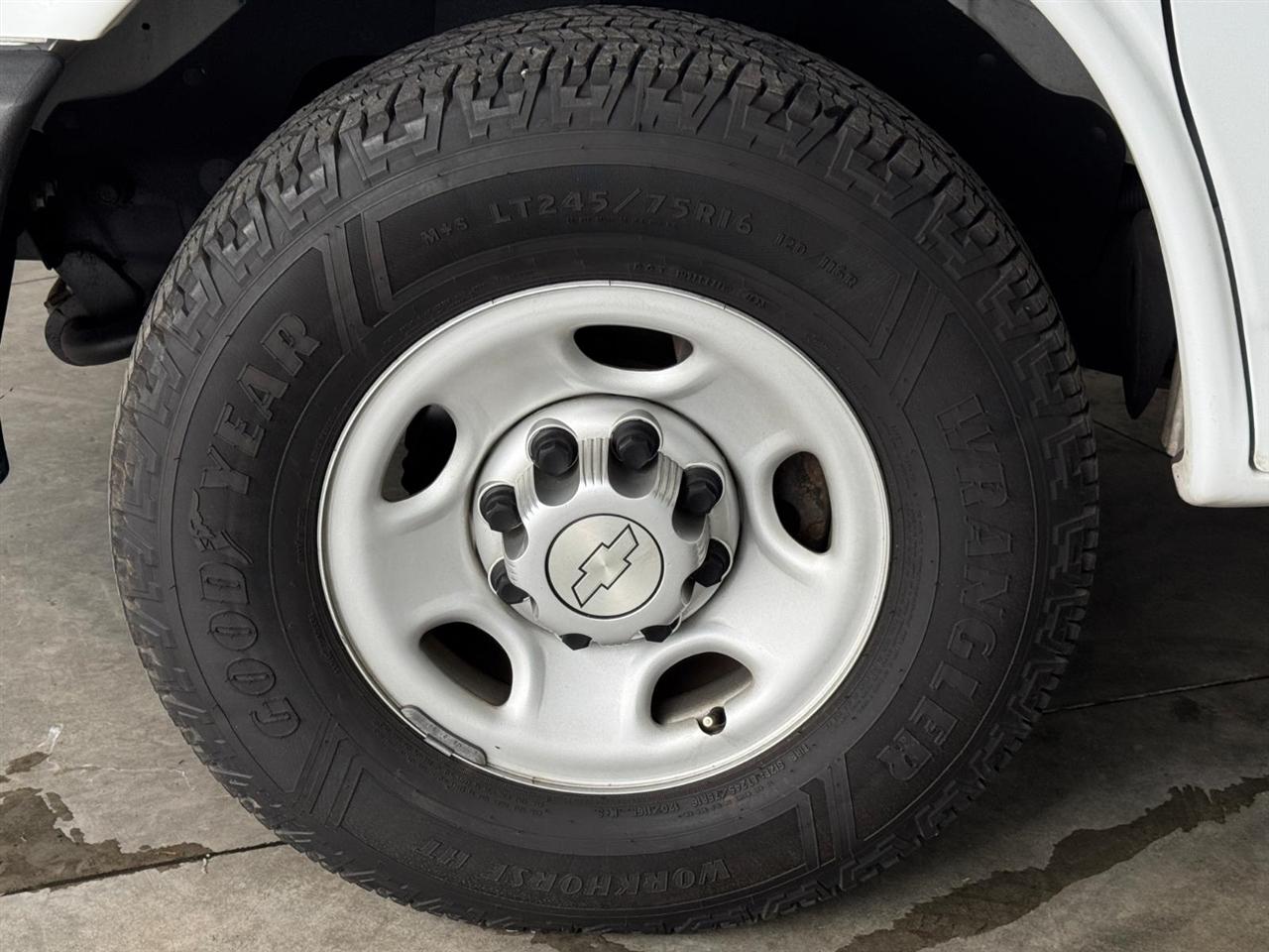 Chevrolet Express Cargo Van RWD 2500 135" 2015