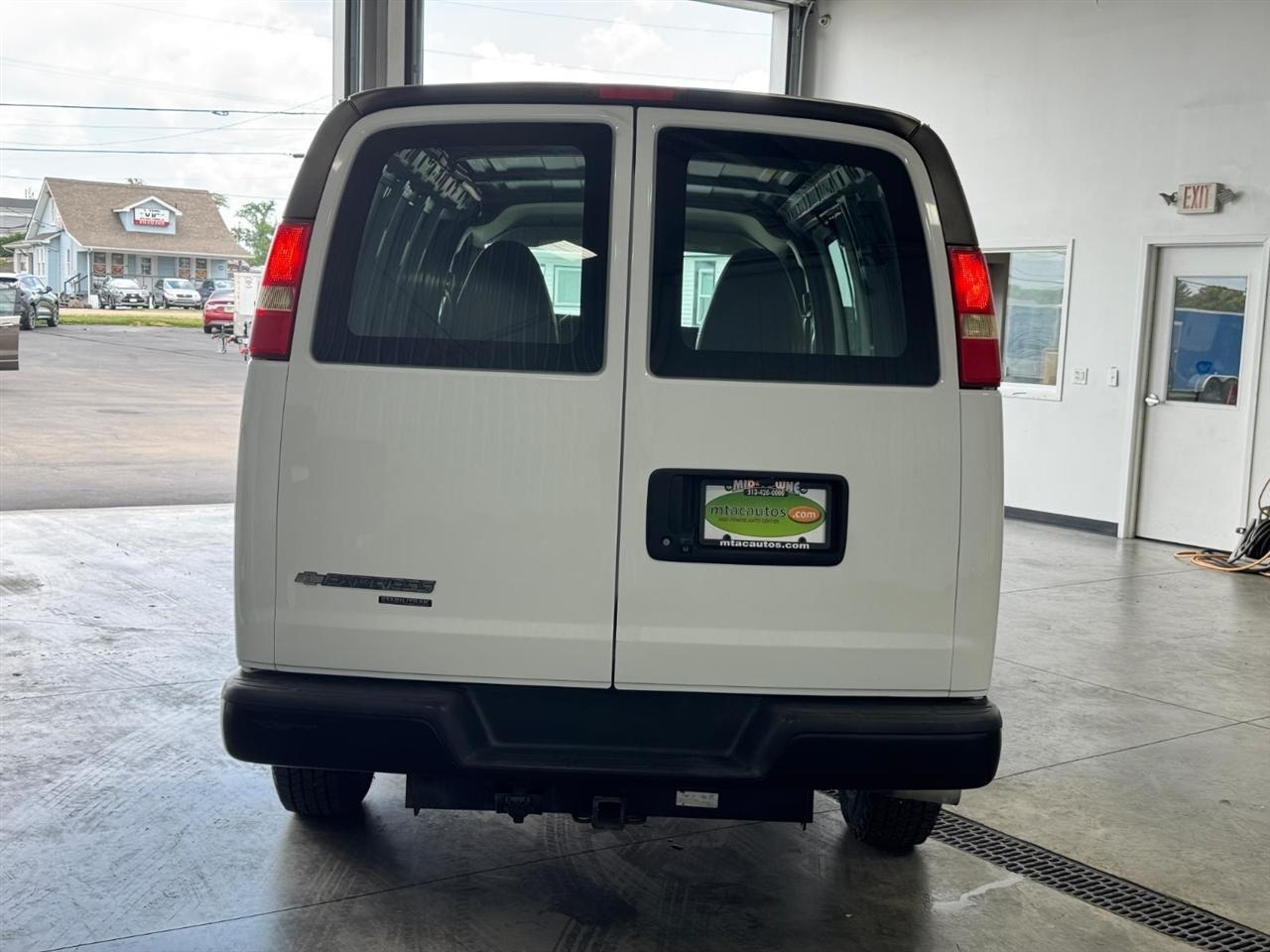 Chevrolet Express Cargo Van RWD 2500 135" 2015