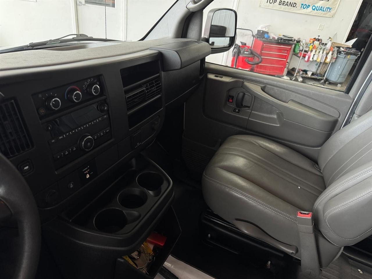 Chevrolet Express Cargo Van RWD 2500 135" 2015