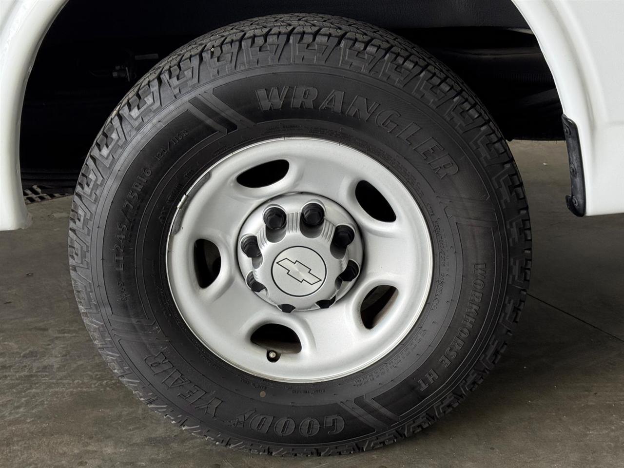 Chevrolet Express Cargo Van RWD 2500 135" 2015