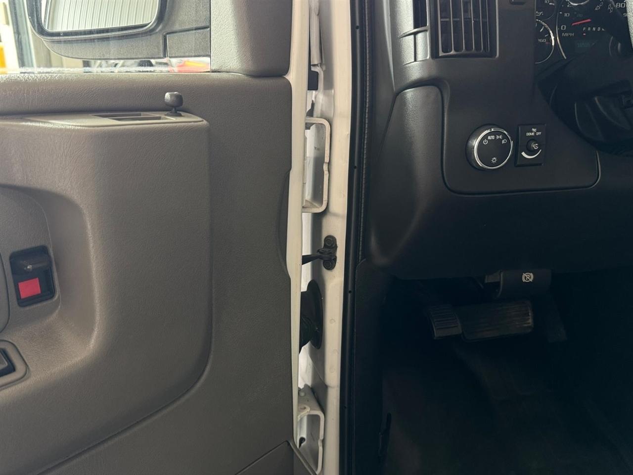 Chevrolet Express Cargo Van RWD 2500 135" 2015