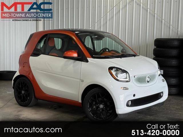 White 2016 smart fortwo Hatchback Rear-Wheel Drive Automatic
