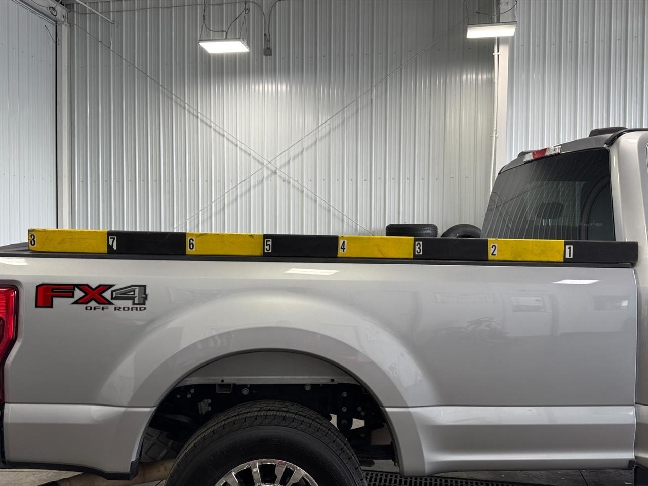 Ford Super Duty F-350 SRW XLT 4WD Crew Cab 8' Box 2021