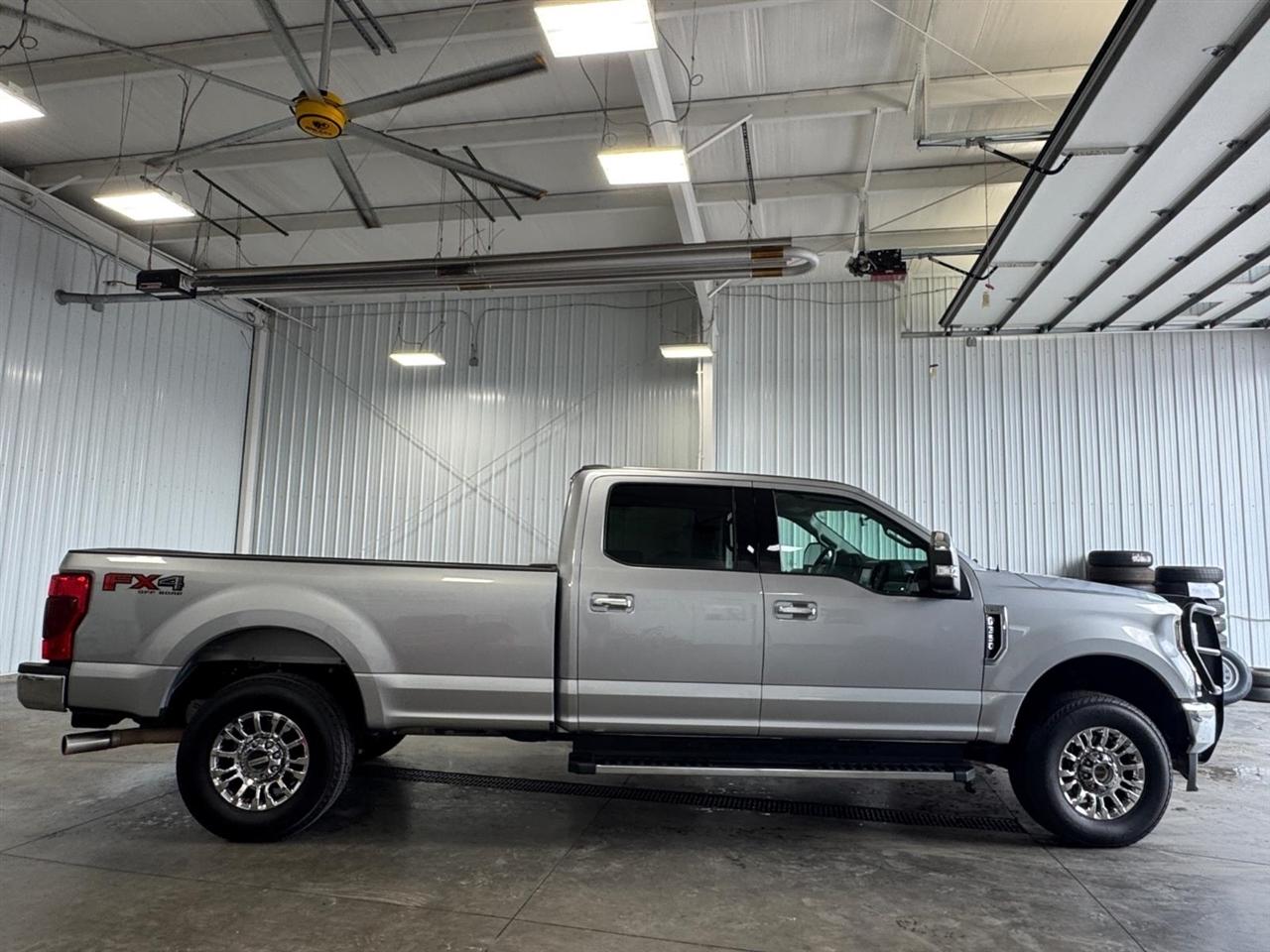 Ford Super Duty F-350 SRW XLT 4WD Crew Cab 8' Box 2021