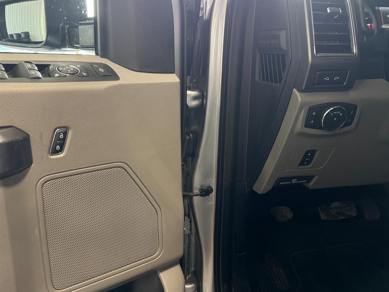 Ford Super Duty F-350 SRW XLT 4WD Crew Cab 8' Box 2021