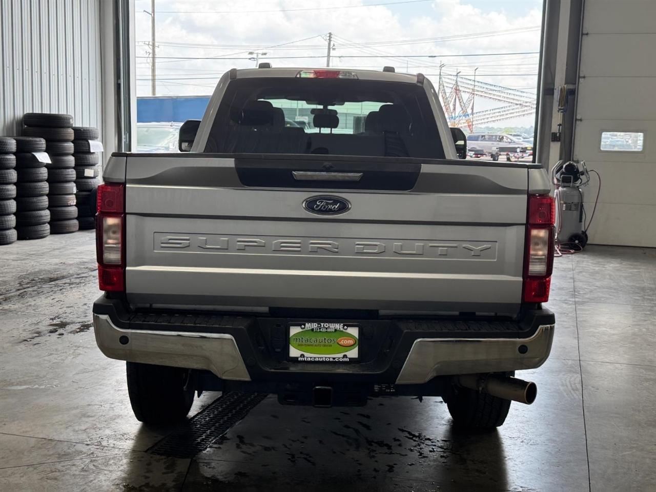 Ford Super Duty F-350 SRW XLT 4WD Crew Cab 8' Box 2021