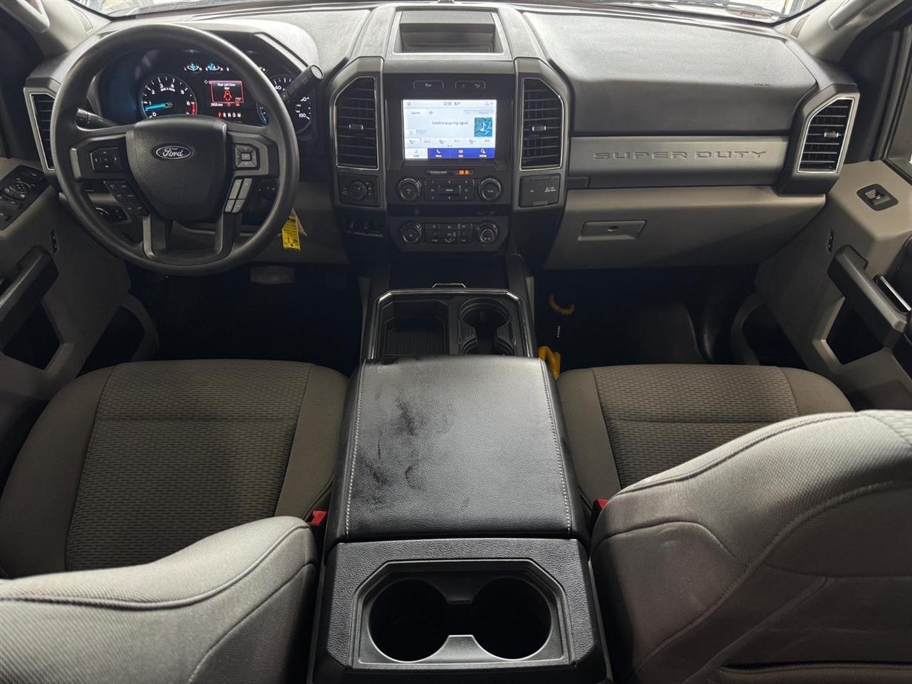 Ford Super Duty F-350 SRW XLT 4WD Crew Cab 8' Box 2021